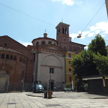 Homestay Duomo Art Room *